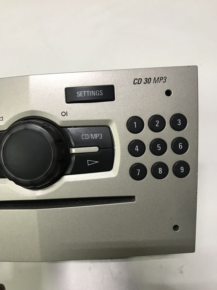 Radio CD Player CD 30 MP3 Opel Corsa D Astra H cu cod deblocare