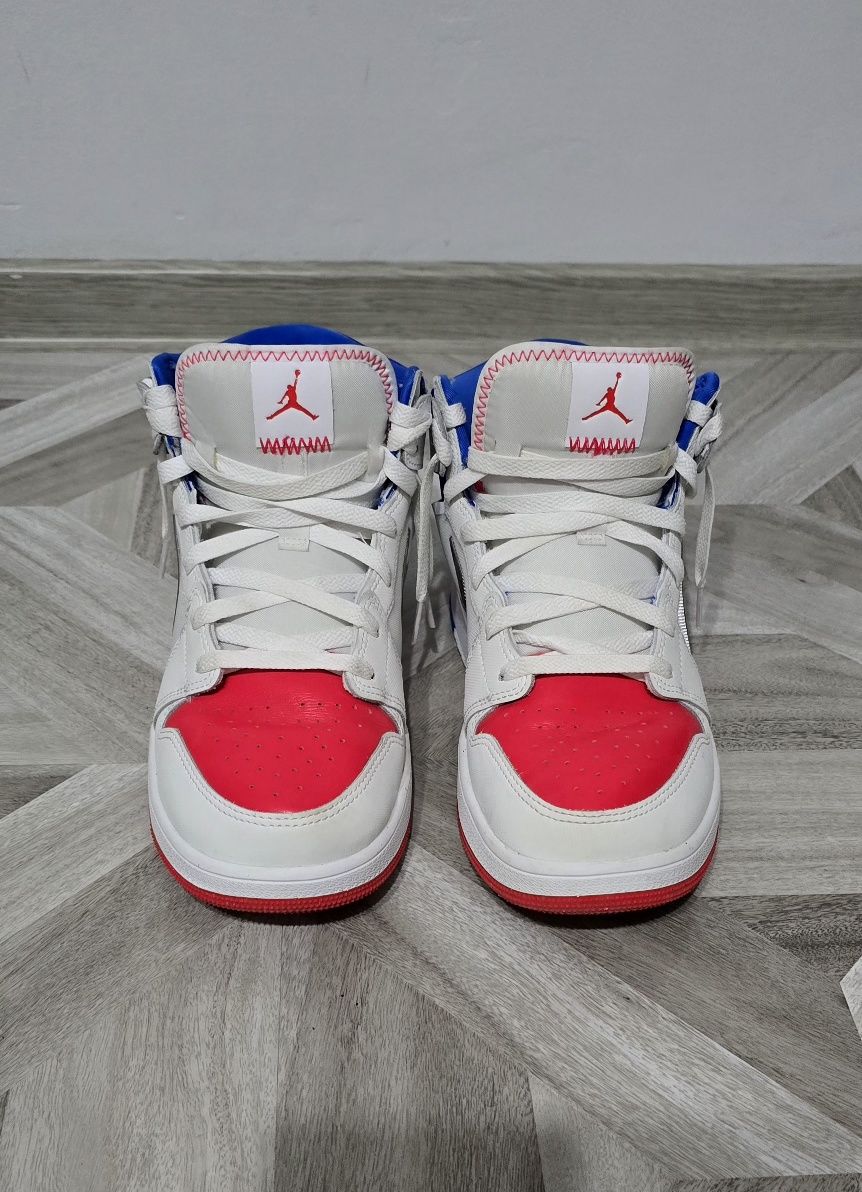Jordan 1 Mid EasyOn