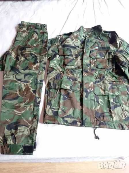 Продавам камуфлажни дрехи