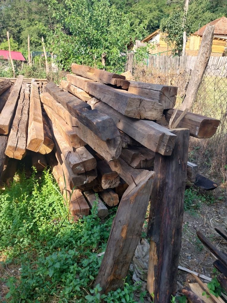 Vand grinzi vechi de 100 ani