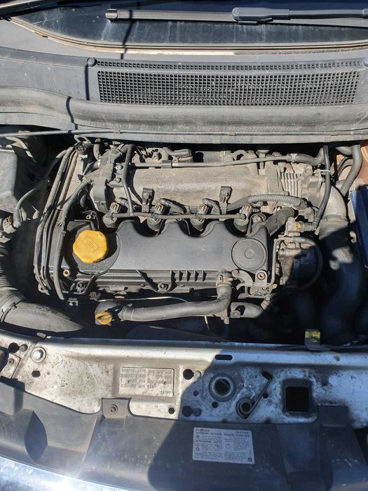 Fata completa / Piese dezmembrari Opel Zafira B 1.9 Cdti