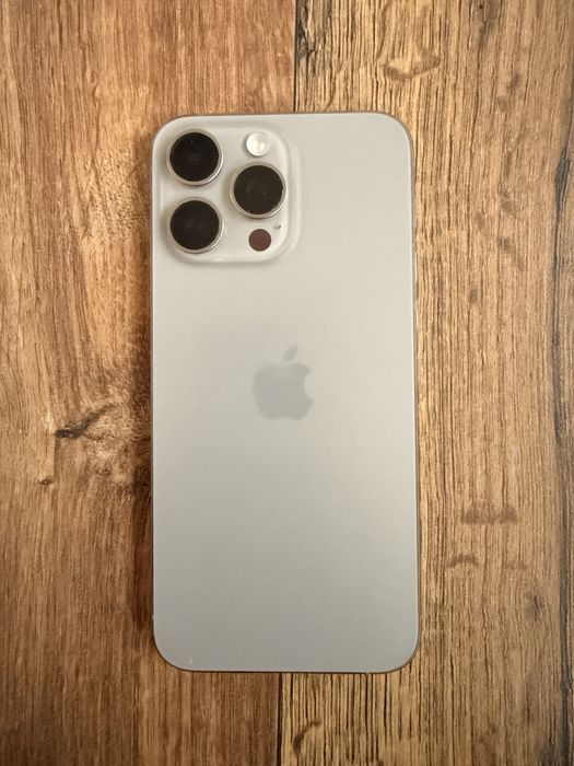 Продавам iPhone 15 Pro Max, 256 GB, цвят Natural Titanium