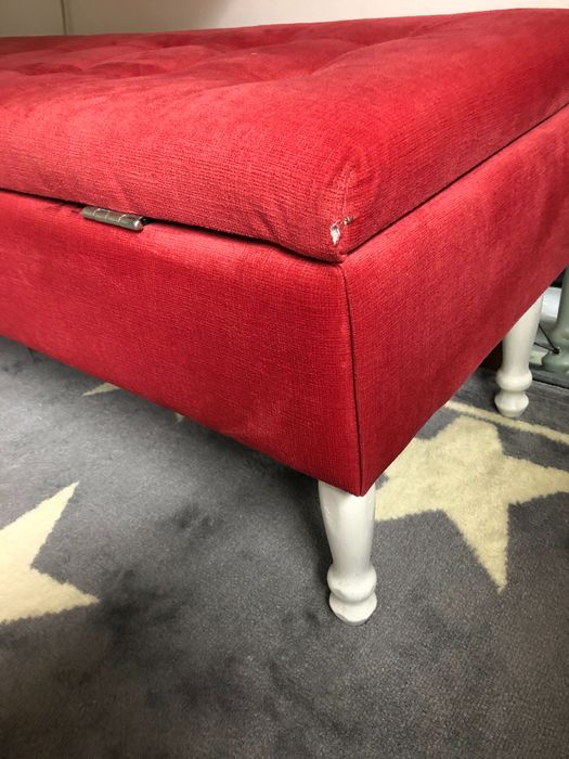 Banca bancheta textil catifea roz Fuchsia lada chesterfield capitonat