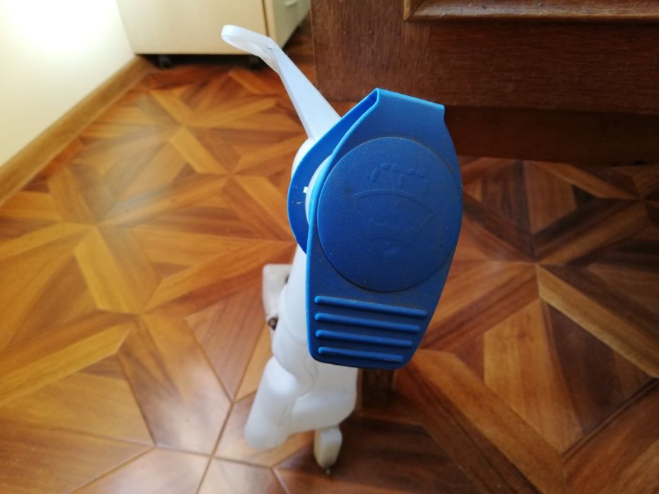 Vas spalator parbriz VW Polo 9N