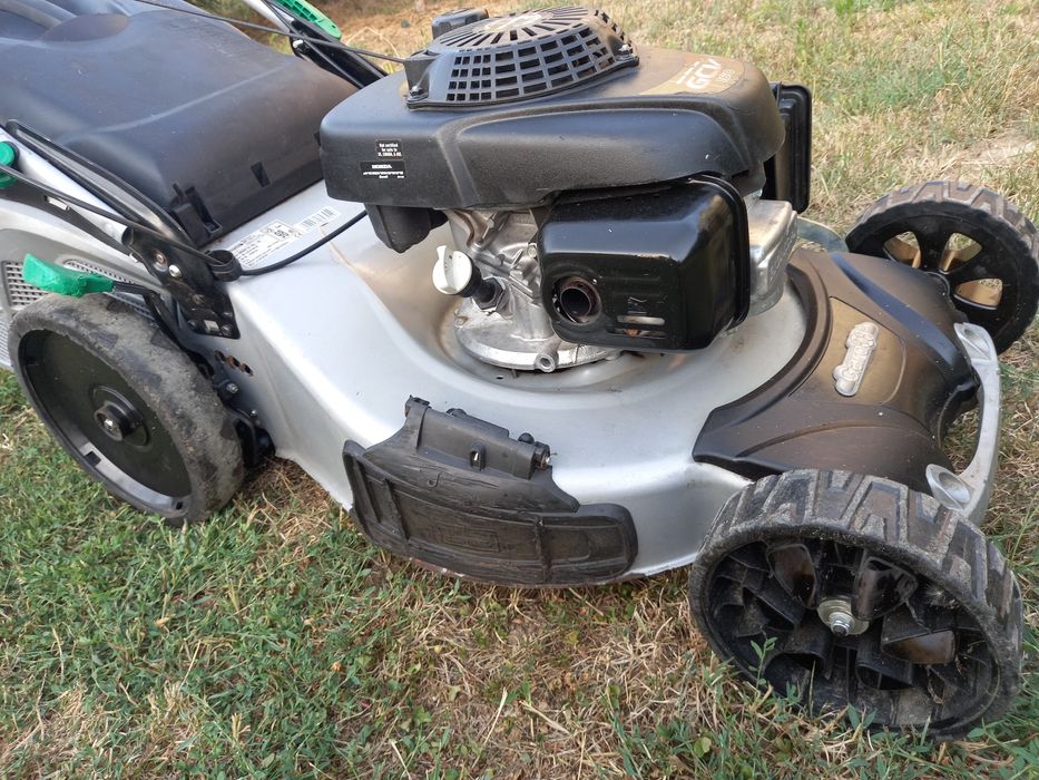 Masina tuns iarba motor honda