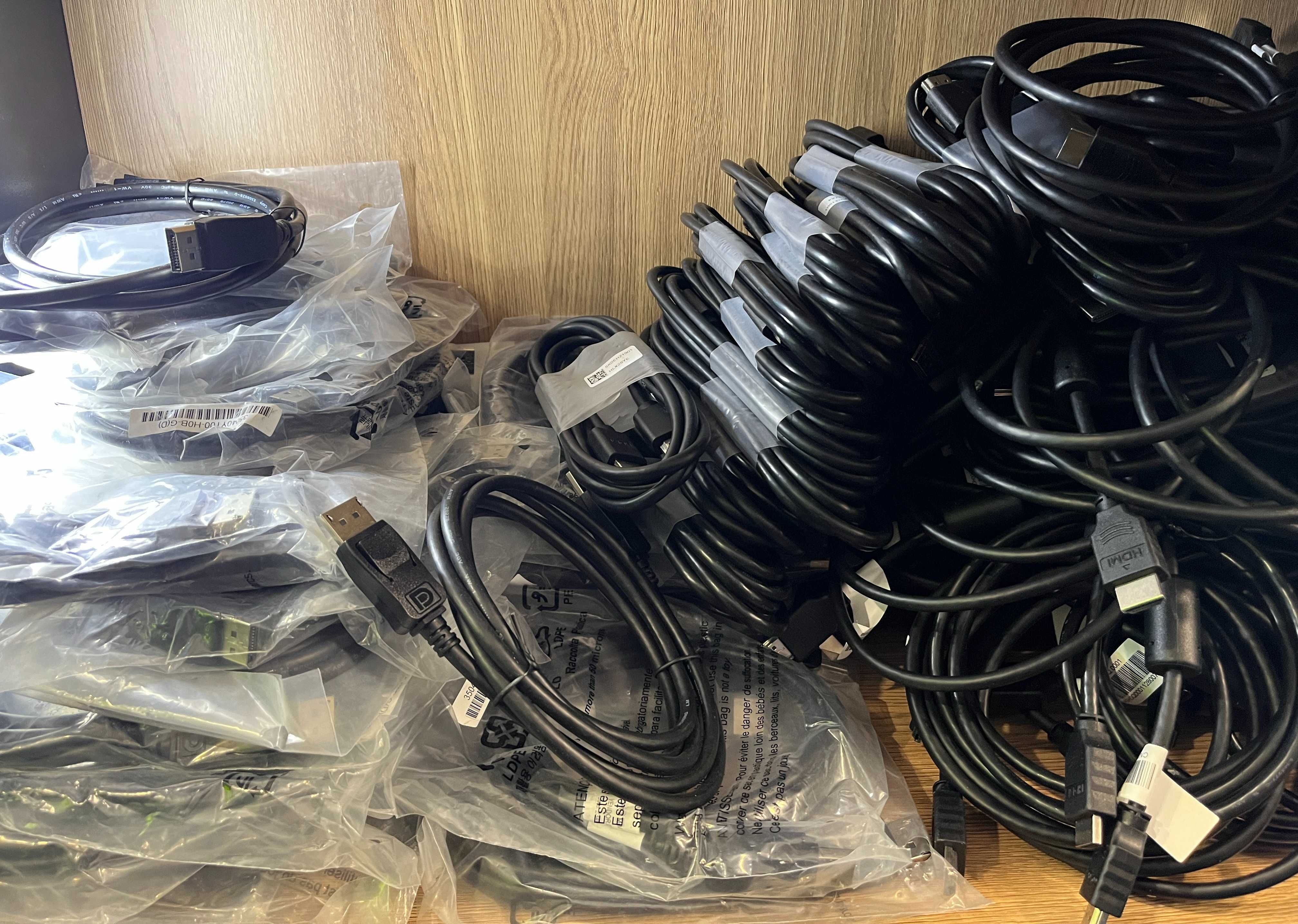 Кабели DisplayPort - DisplayPort качественные. 2 метра. Есть 200 шт.!