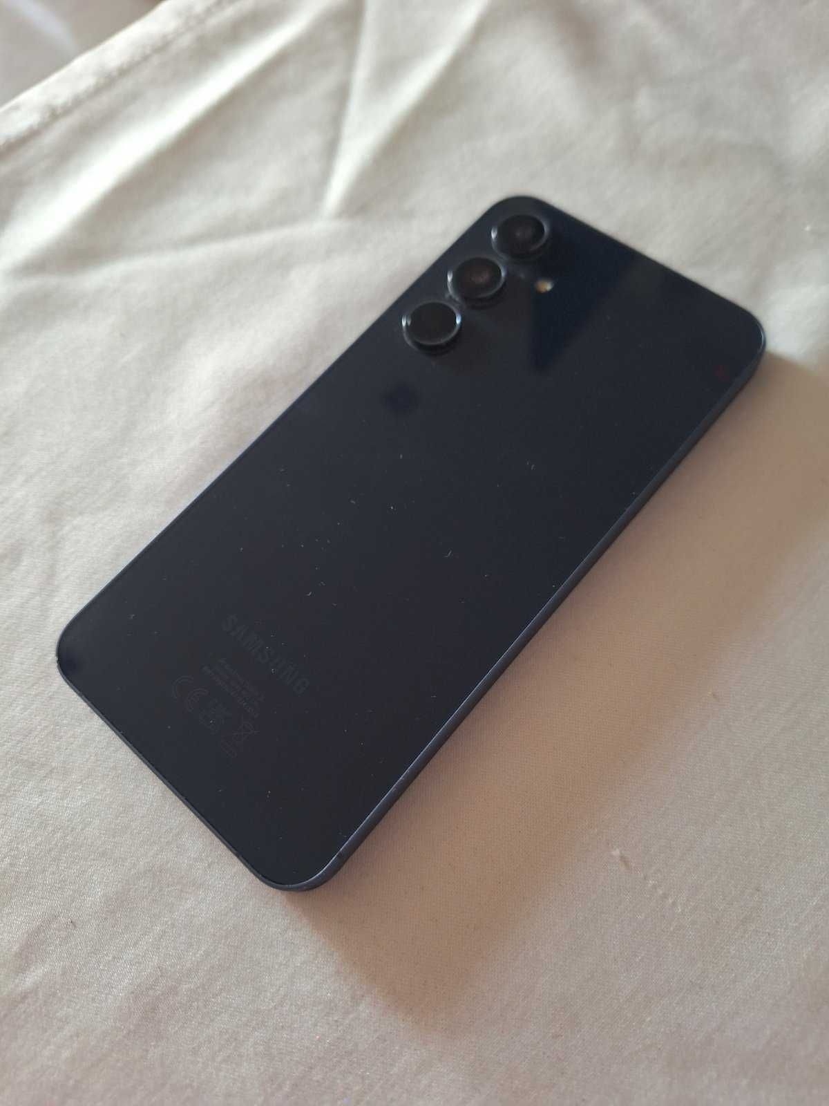Продавам Samsung A55 5G 128GB , отлично състояние
