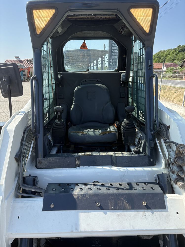 Miniincarcator bobcat 160 2800 kg an 2010