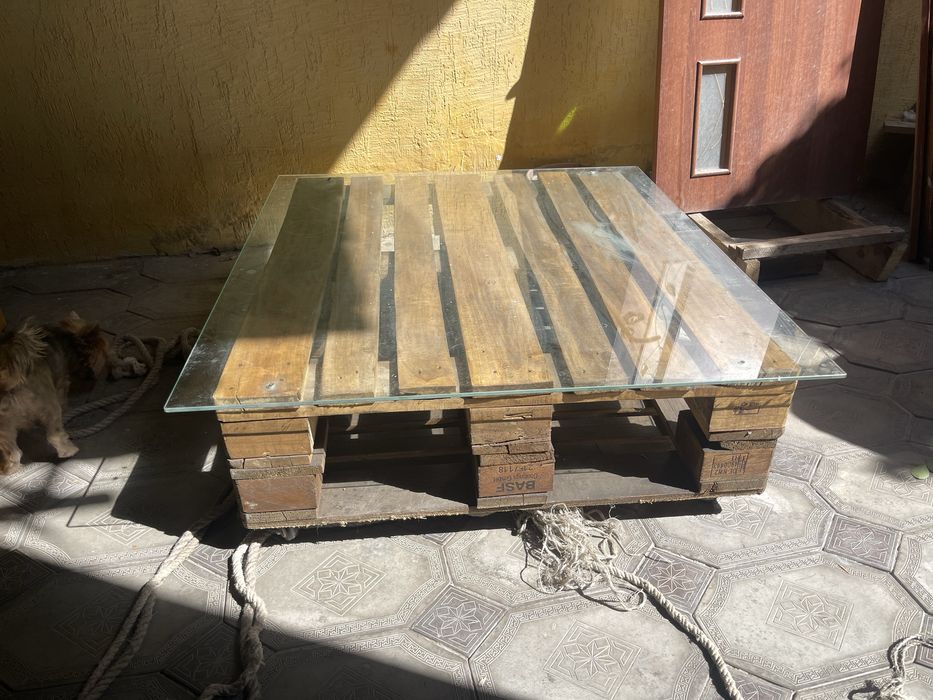 Стол деревянный