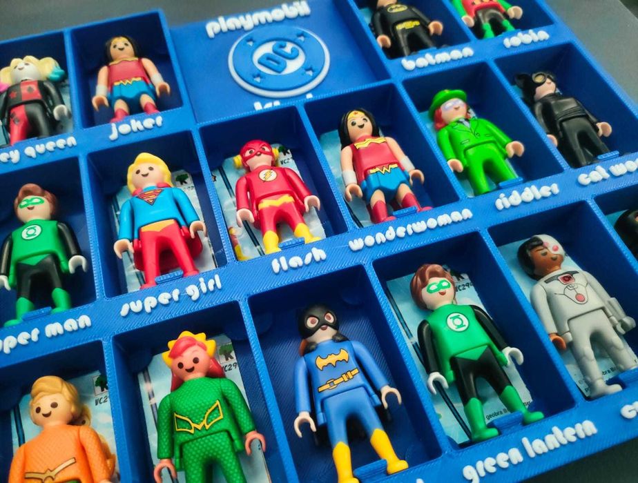 Стойка за 16 Playmobil Kinder DC фигурки