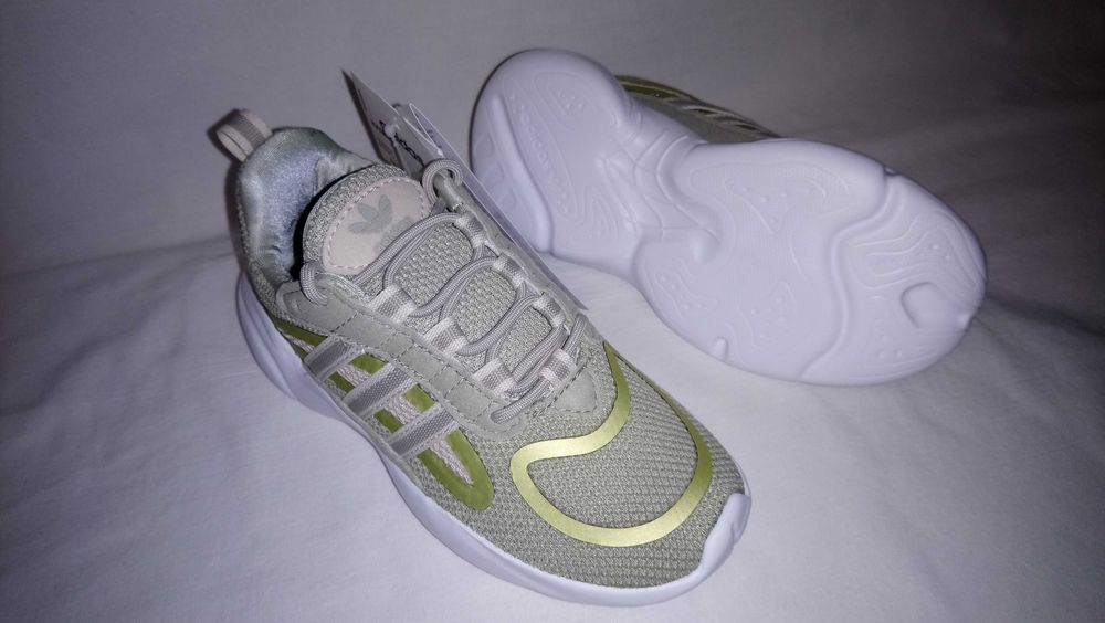 Маратонки ADIDAS