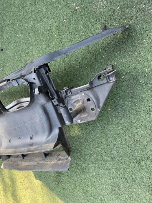 Trager / Calandru BMW Seria 3 E46 1998 - 2005 Cod Piesa : 8195298 / 8195297 / 7894822 / 8211467