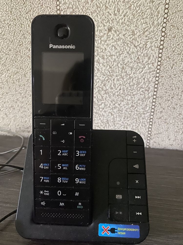 Телефон Panasonic KX-TGH220UA