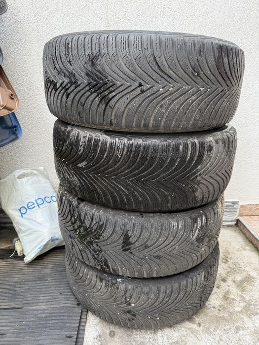 Cauciucuri iarna 225/50/17