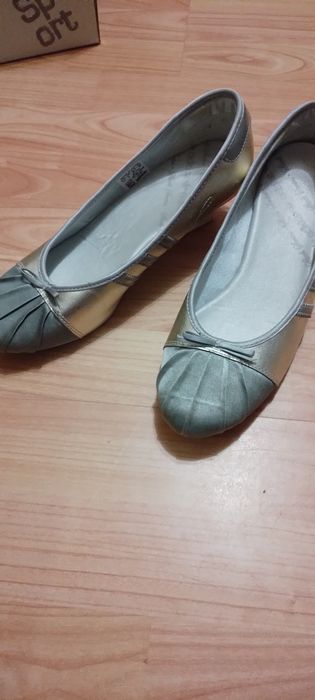 Дамски обувки с малка платформа