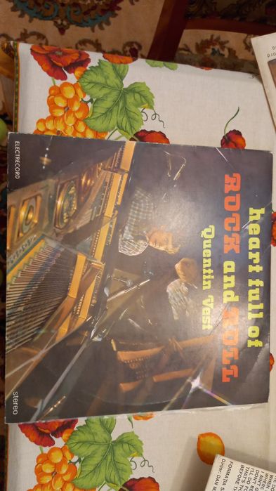 Vand 8 placi vinil/discuri pick-up stare perfecta,muzica clasica, etc