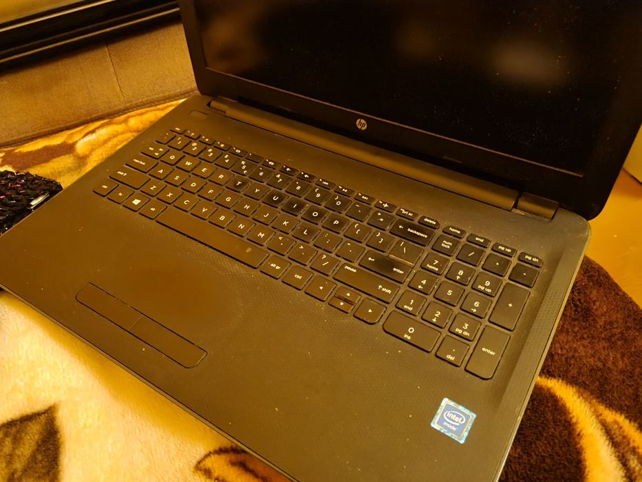Vand sau Dezmembrez diferite modele de Laptopuri