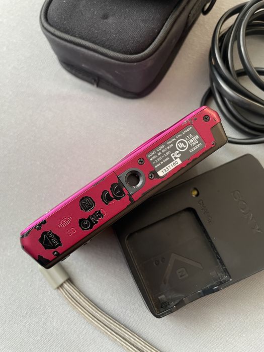 Aparat Foto Digital SONY Cyber-Shot 12.1MP 5x Zoom, 16GB Senzor CCD