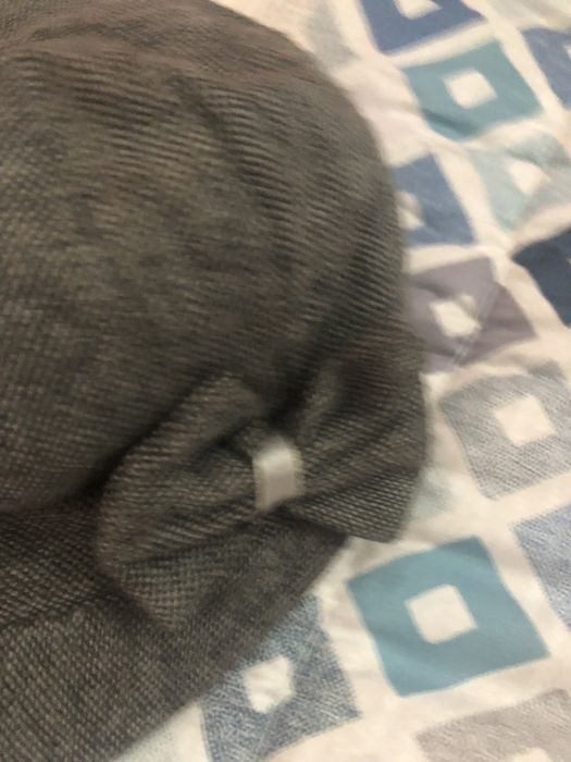 Дамска шапка в сив цвят