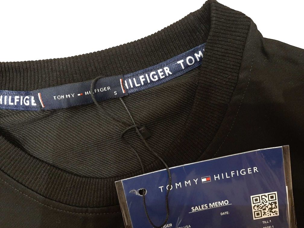 Tommy Hilfiger блузи (суичъри) в бял и черен вариант - ТОП модел ! ! !