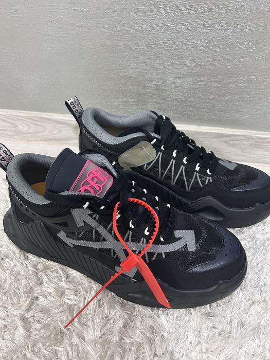 Off white 43 черни