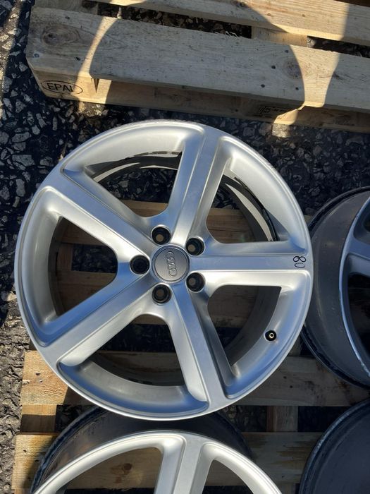 Джанти за Audi Q5 8R 19 цола 8r0601025 L 8j et39 оригин н80