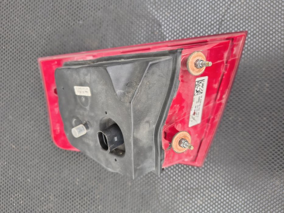 Stop / Tripla  stanga pe aripa audi A8 D3