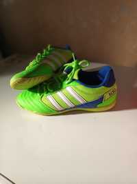 Adidasi sport de fotbal marimea 39, 1/3