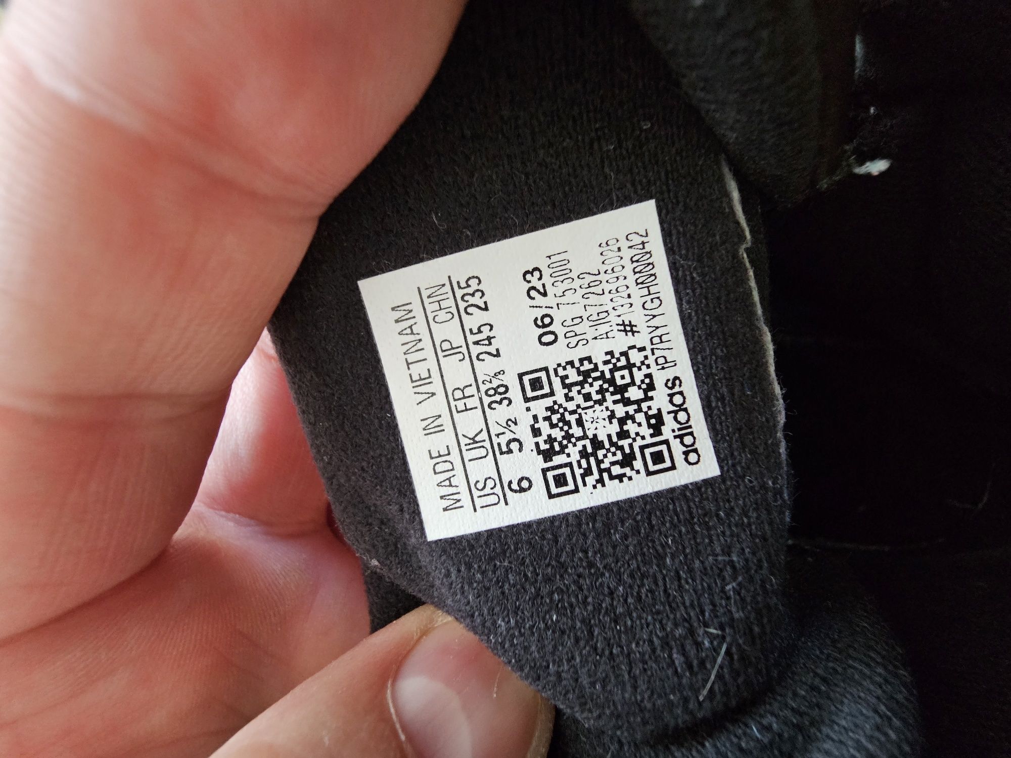 Зимни обувки adidas