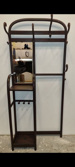 Cuier de perete Thonet.