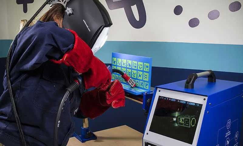 3D welding simulator for training welders