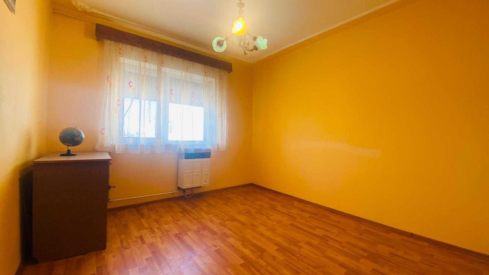 Apartament 2cam dec cf 1 Brosteni etaj 3/4 bloc stradal vedere libera