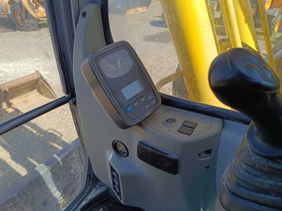 Excavator pe senile cu lama New Holland E135SR , 2009 , 14 tone