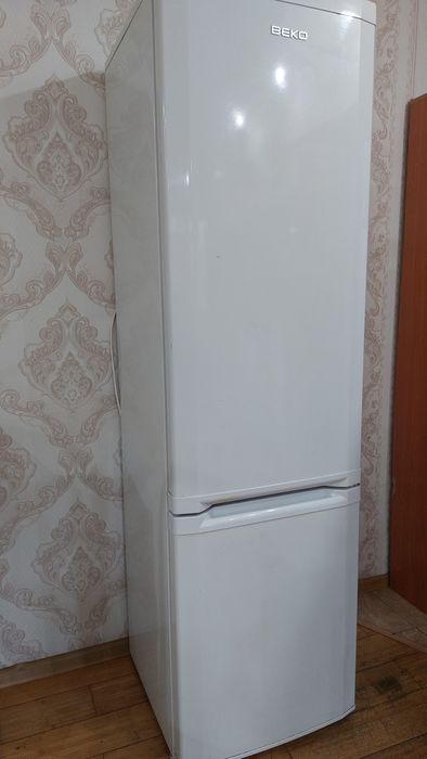 Продам двухкамерный  холодильник