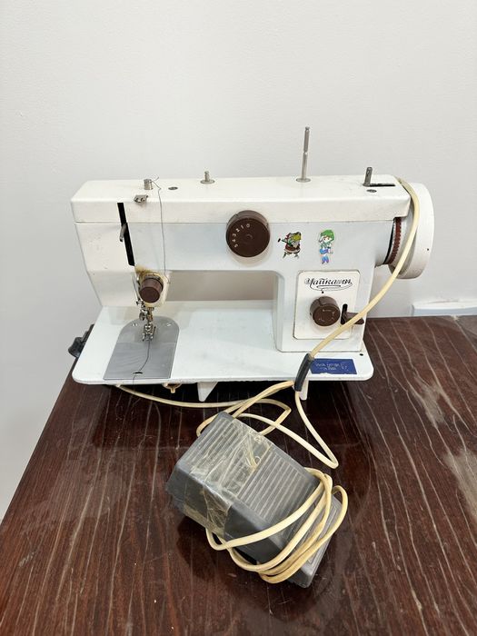 Продается швейная машинка Чайка в хорошем состоянии