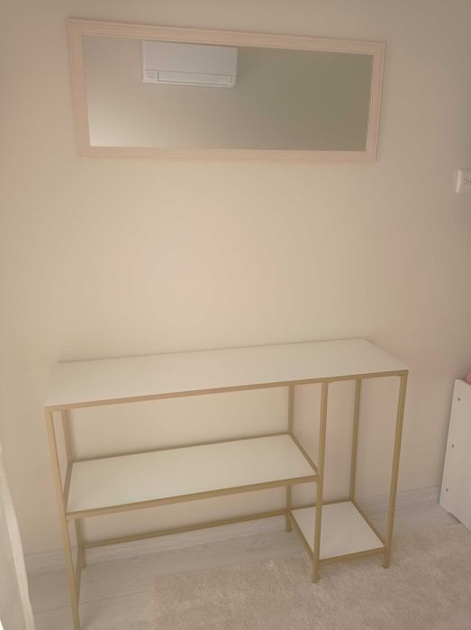 Конзолна маса с огледало