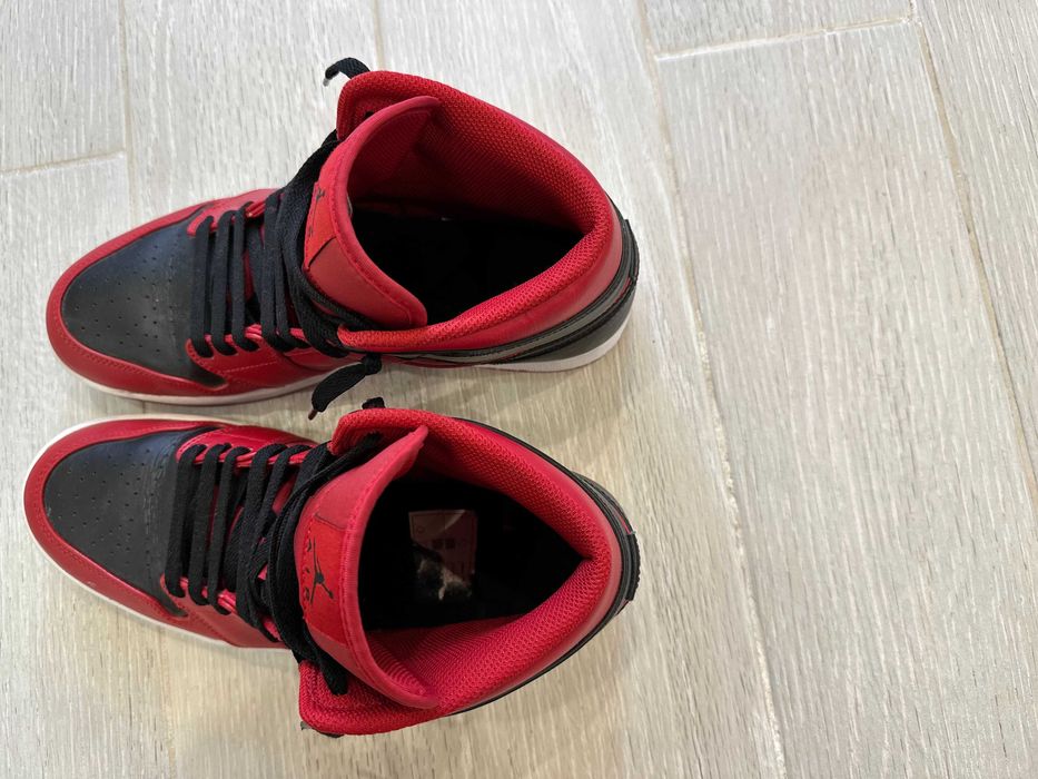Jordan 1 air  mid reverse bred
