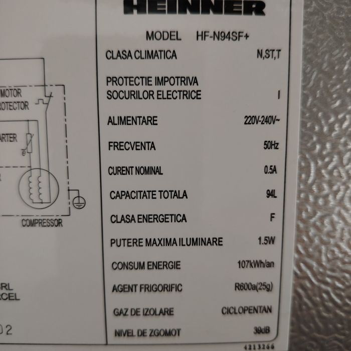 Vând frigider Heinner 94 l, ca nou, cu garanție.