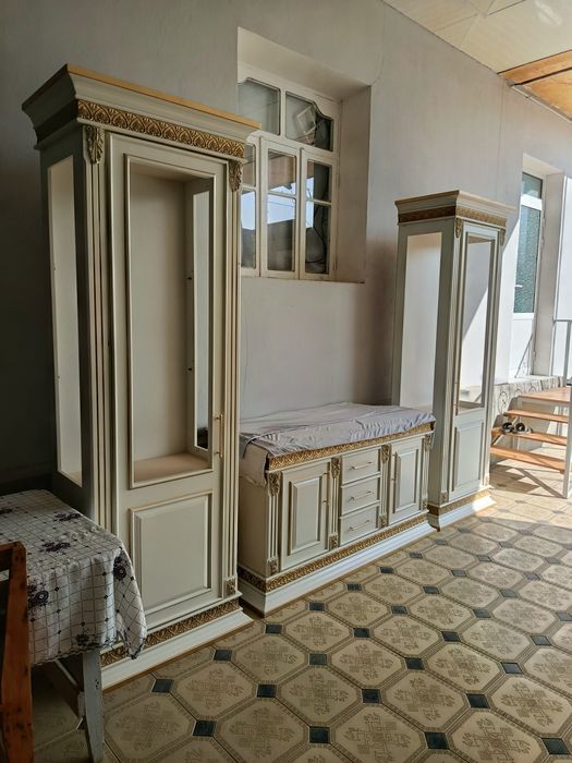 Mehmonxona uchun mebel