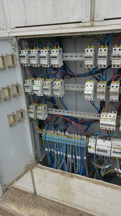 Electrician servicii