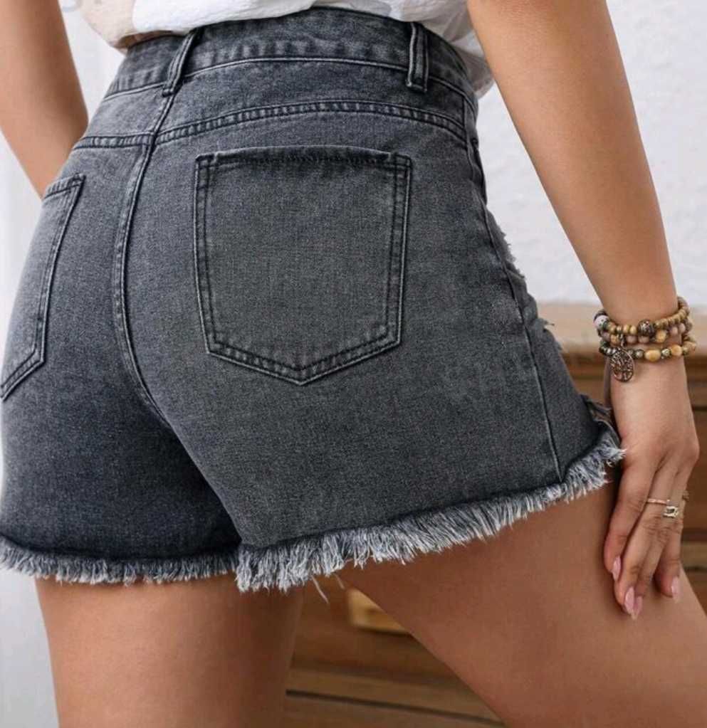 Къси дънки , накъсани