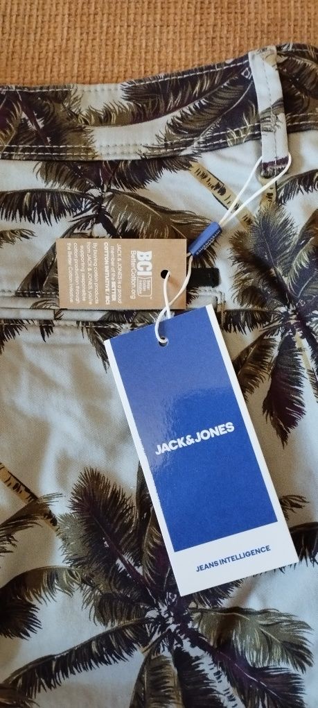 Къси панталони JACK JONES