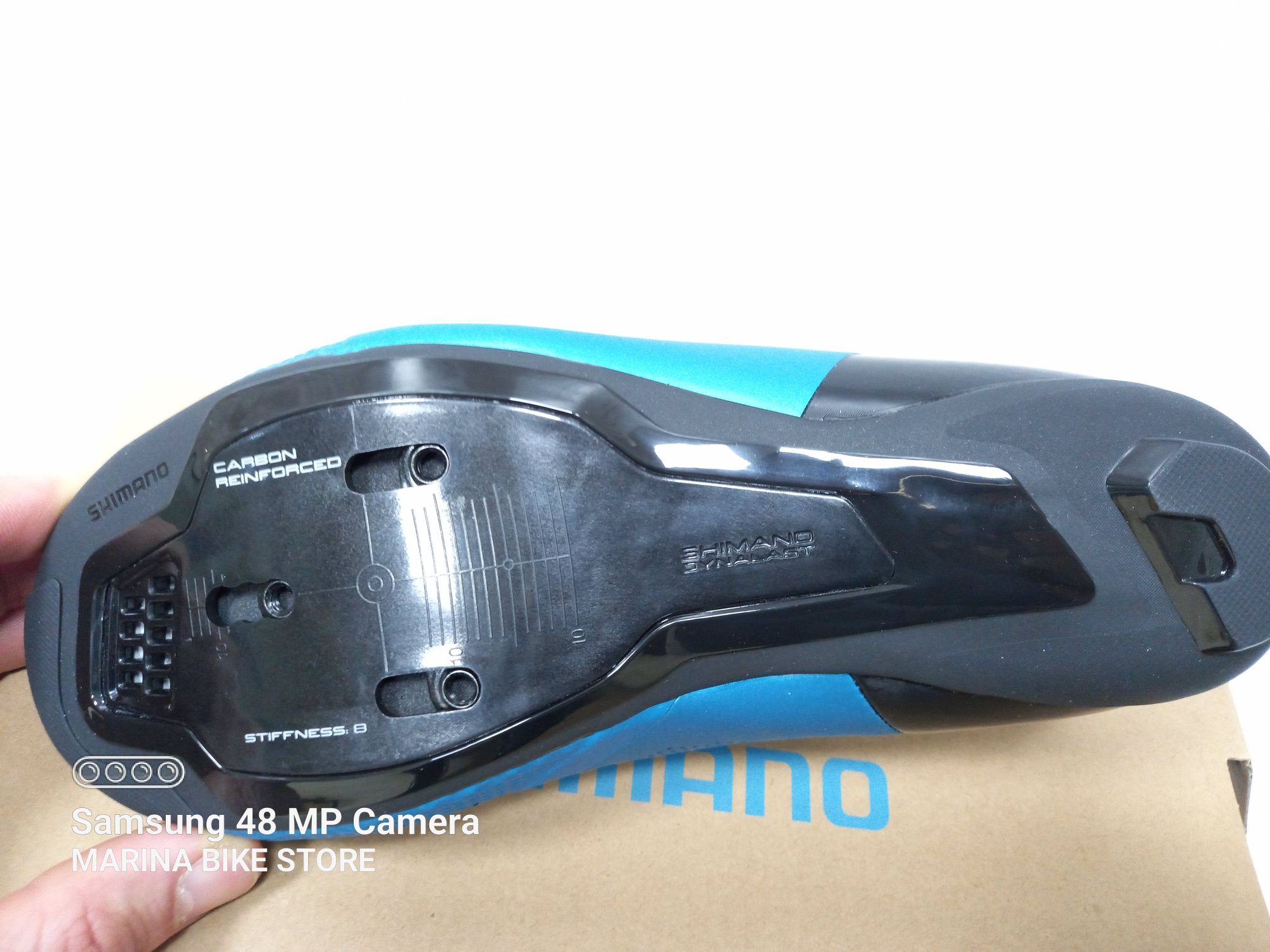 НОВИ дамски шосейни шпайкове Shimano RC502