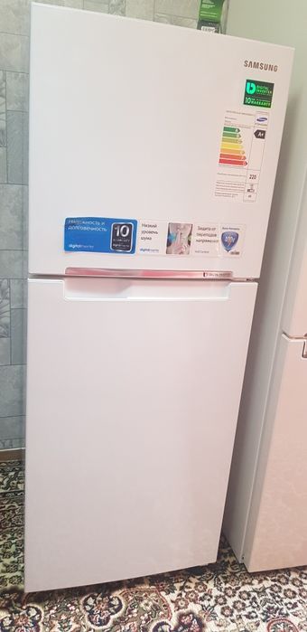 Продается в хорошом состоянии 2 камерный хододильник