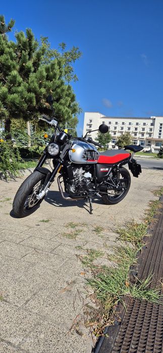 Vand motocicleta SWM Outlaw A1 125cc ABS 11kw/15cp ca noua in garantie