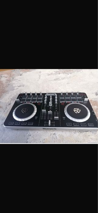 Consola dj numark mixtrack pro 2
