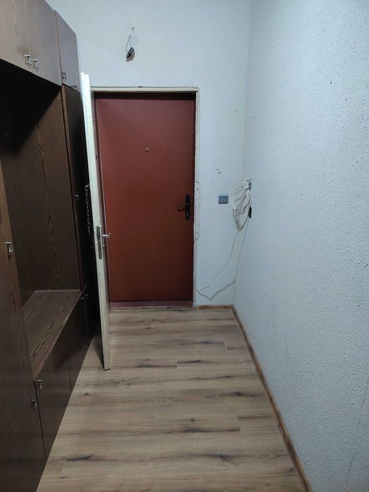 Дава се под наем