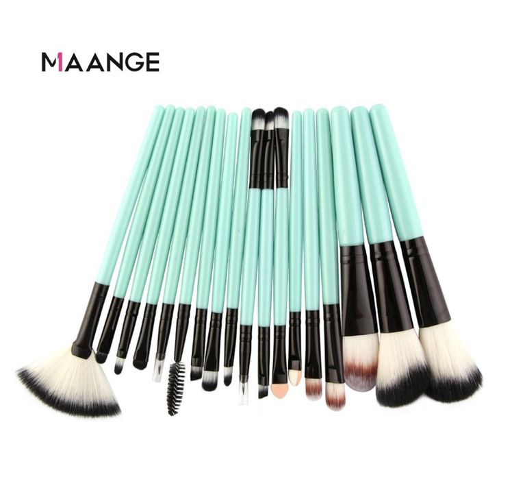 Комплект от 18 професионални четки за грим