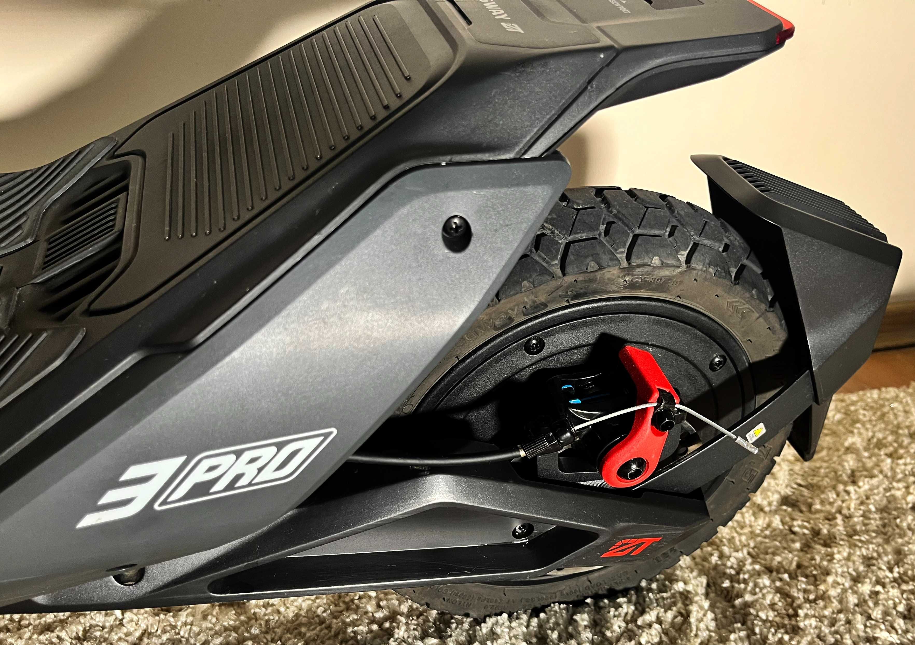 Електрическа тротинетка SEGWAY KICK SCOOTER ZT3 PRO