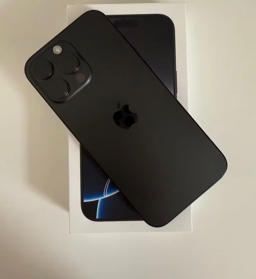 iPhone 16 pro max черный титан